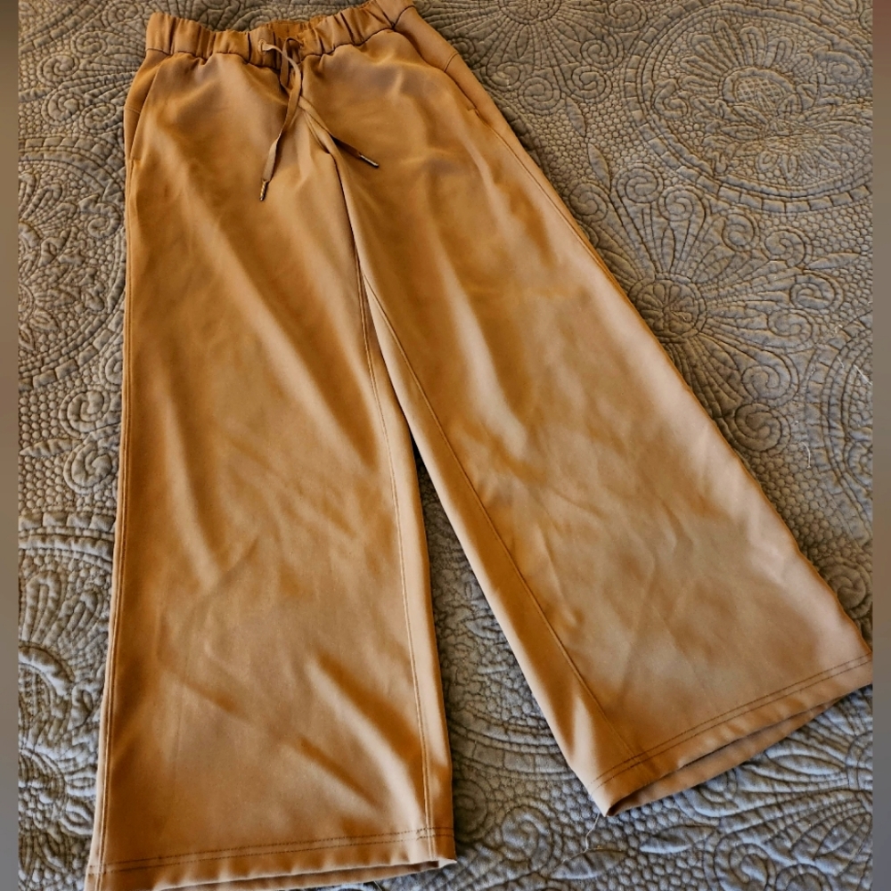 lululemon athletica Wide Leg Pants in Camel/Tan